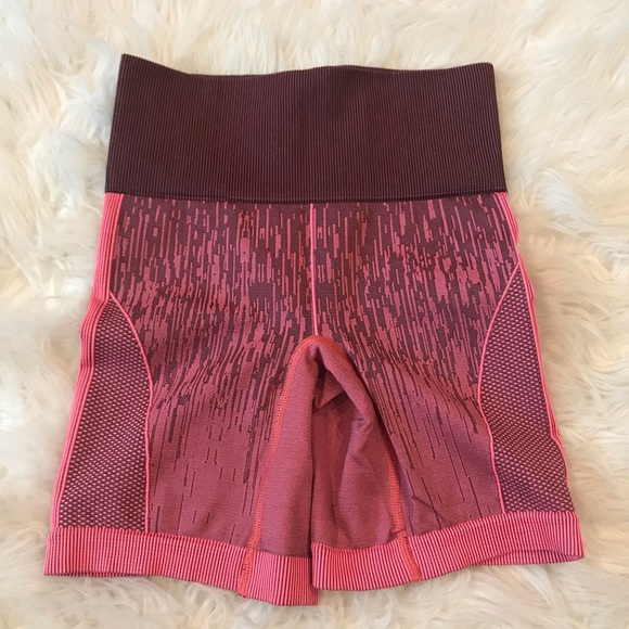 lululemon athletica Pants - NWOT Lululemon Electric Coral Sculpt Shorts